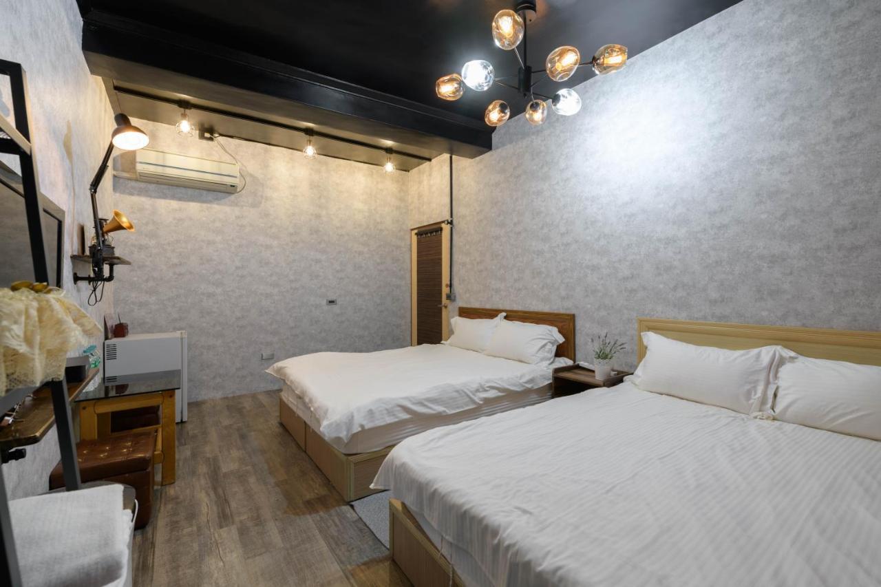 羅東夜市 小宅一生民宿 Night Market Small House Lifetime Hotel ليودونغ المظهر الخارجي الصورة