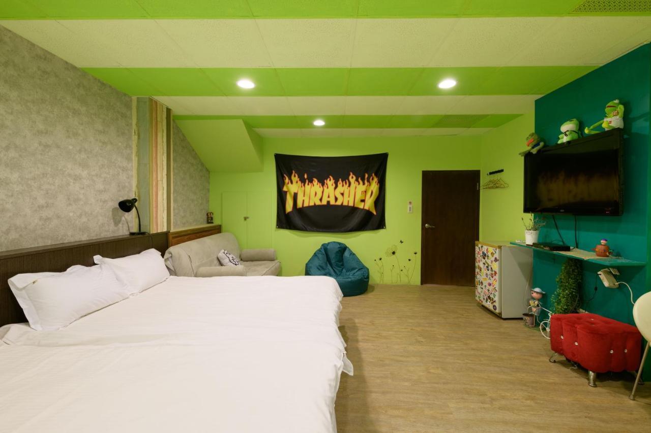 羅東夜市 小宅一生民宿 Night Market Small House Lifetime Hotel ليودونغ المظهر الخارجي الصورة