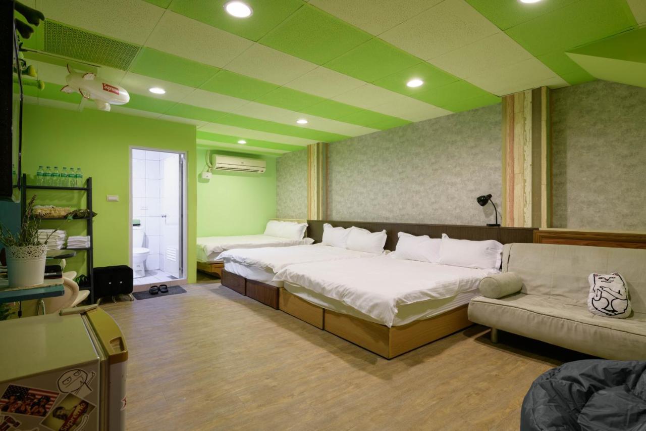 羅東夜市 小宅一生民宿 Night Market Small House Lifetime Hotel ليودونغ المظهر الخارجي الصورة
